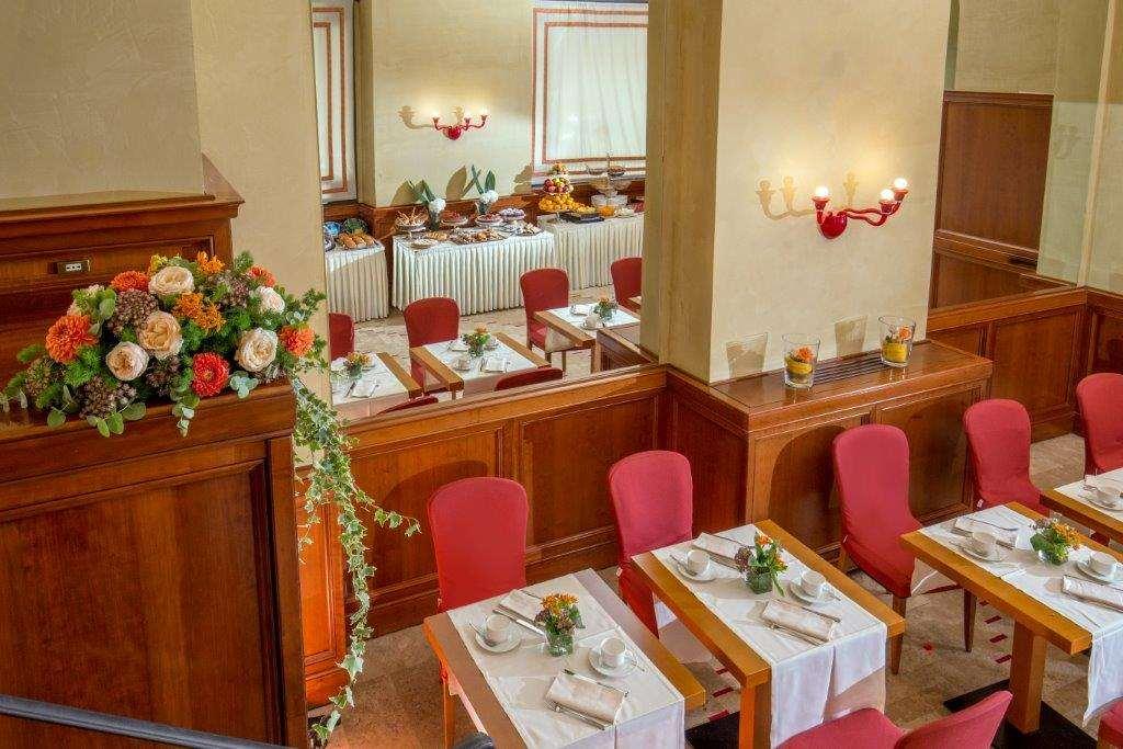 Una Hotels Empire Roma Restaurant photo