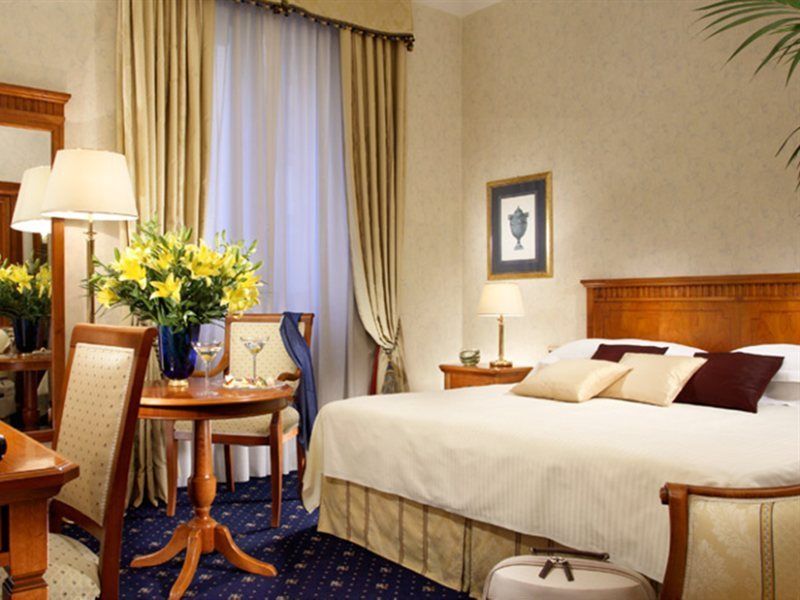 Una Hotels Empire Roma Exterior photo