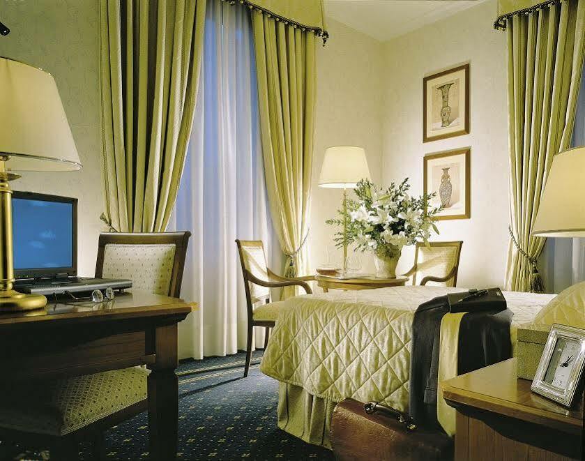 Una Hotels Empire Roma Exterior photo