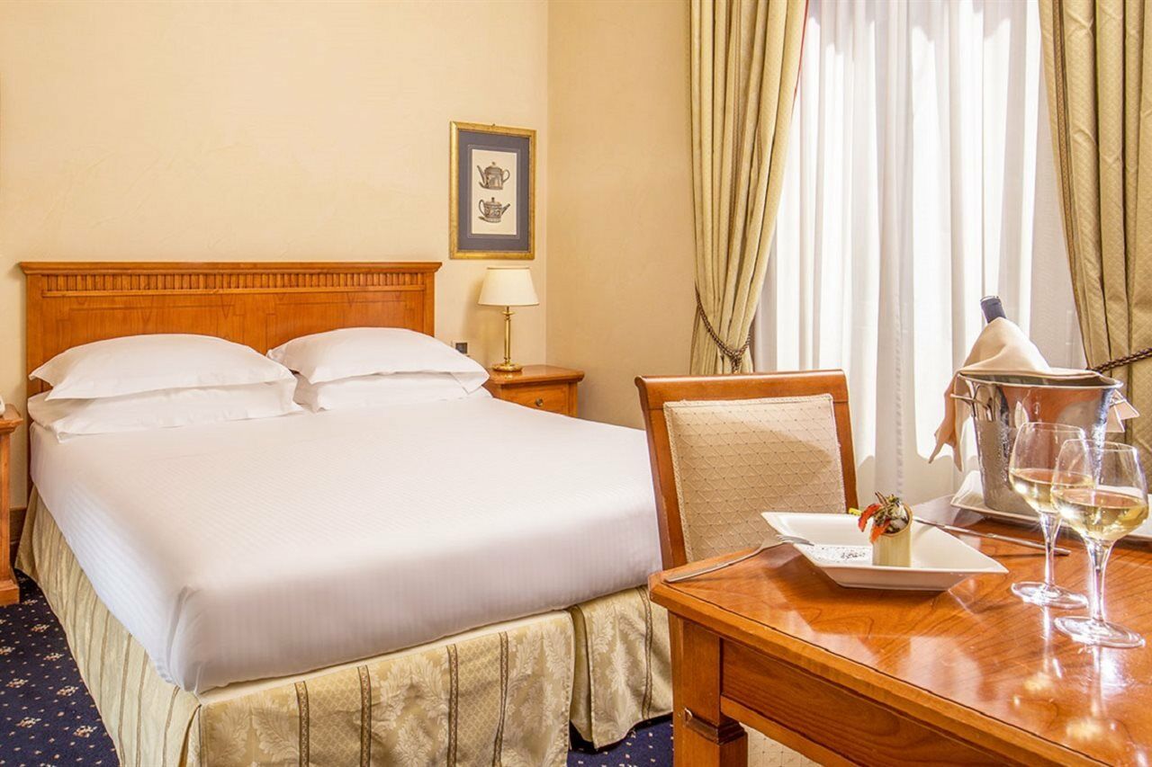 Una Hotels Empire Roma Exterior photo